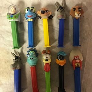 PEZ dispenser collectibles (10pcs)